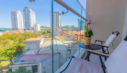 Three-Bedroom Apartment with Ocean View