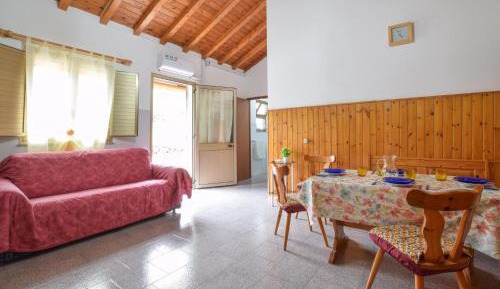 One-Bedroom Holiday Home