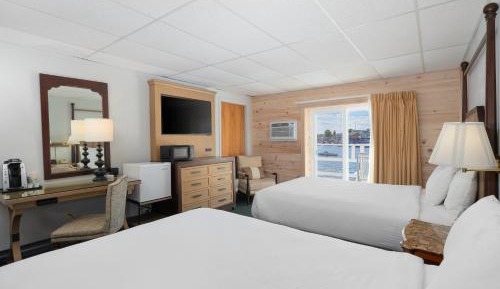 Two Queen Superior Full Harbor View 2nd Floor