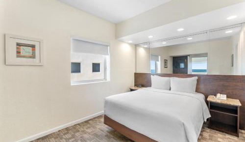 Queen Suite with Sea View
