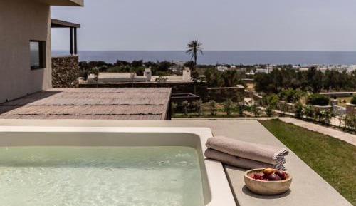 Ela Two-Bedroom Suite | Jetted Tub | Sea View