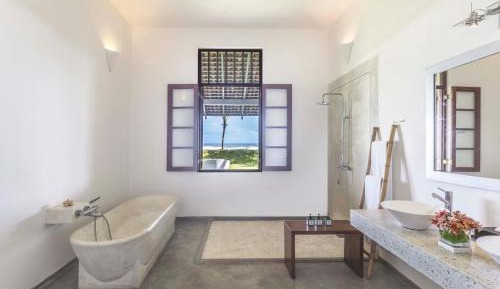 Deluxe Suite with Sea View