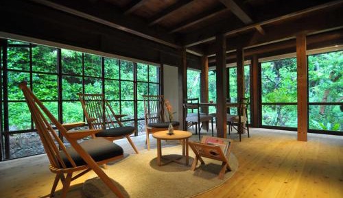 One-Bedroom Apartment with Garden