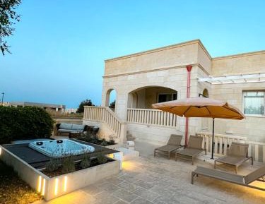 Deluxe Villa