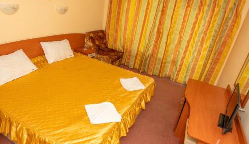 Twin or Double Room with Extra Bed