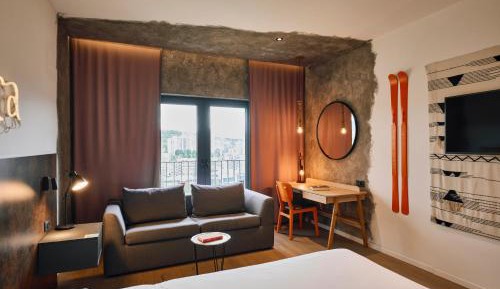Superior Room with  Double Bed and Sofa