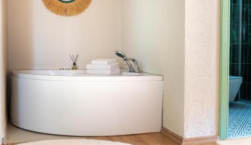 Deluxe Double Room with Bath