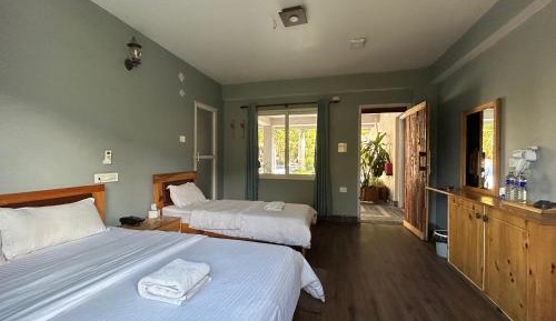 Family Room with Garden View