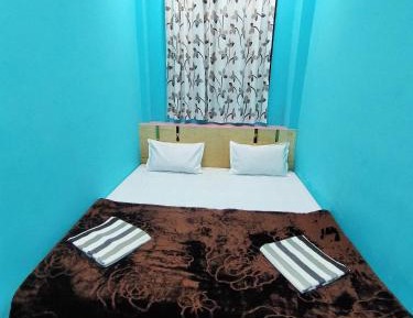 Deluxe Double Room (2 Adults + 1 Child)