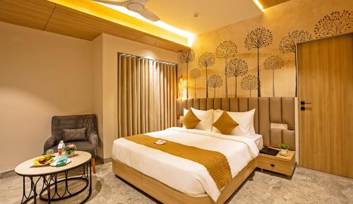 Room #1462318403