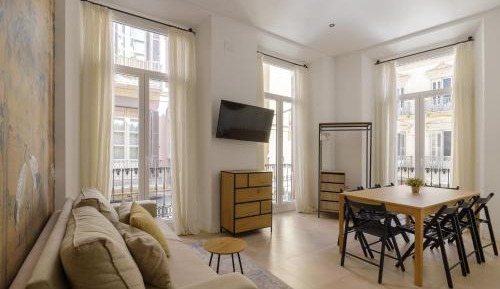 Three-Bedroom Apartment with Balcony