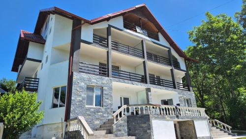 Deluxe Double Room with Shower