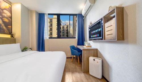 Large Double Room