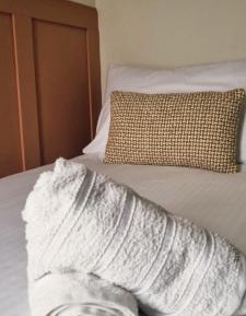 Single Room with Shared Bathroom