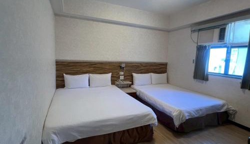 Quadruple Room with Private Bathroom