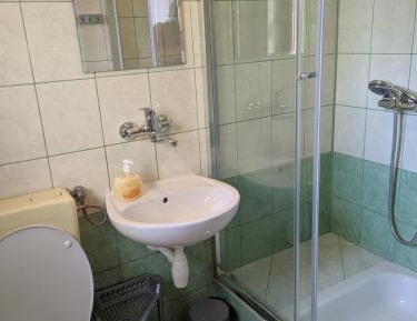 Twin Room with Private Bathroom