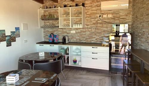 Comfort Double Room with Private Kitchen and Bathroom 