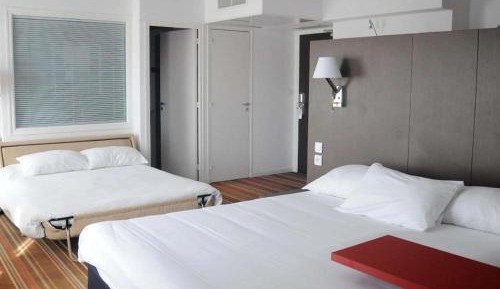 Standard Suite with 1 Double Bed and 2 Single Beds
