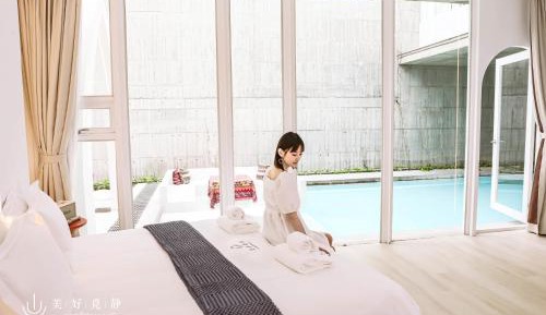Double Room with Pool View