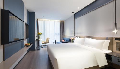 Standard Queen Room