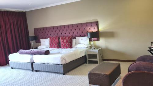 Deluxe Queen Room