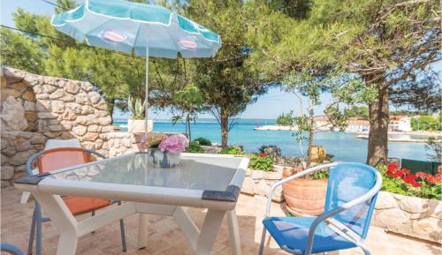 One-Bedroom Holiday Home