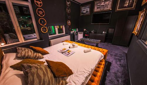 Deluxe King Room