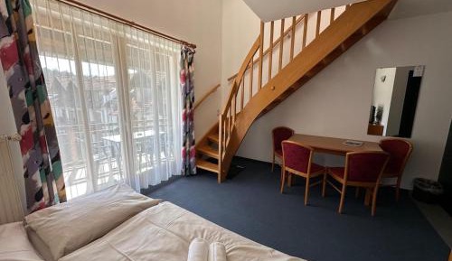 Studio Maisonette