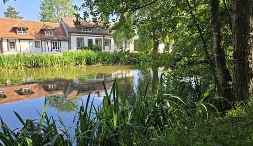 Villa with Garden View