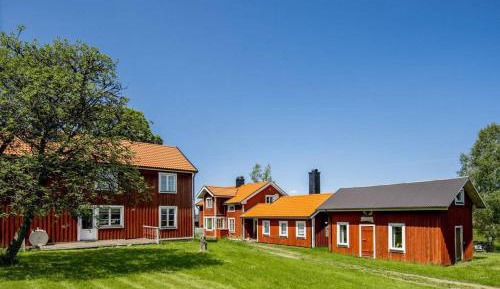 Six-Bedroom House