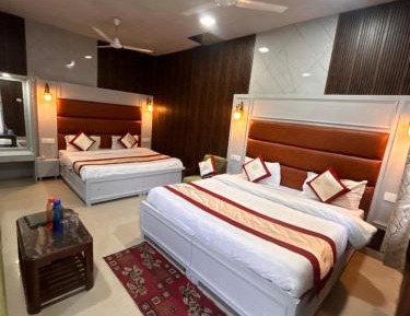 Deluxe Family Room