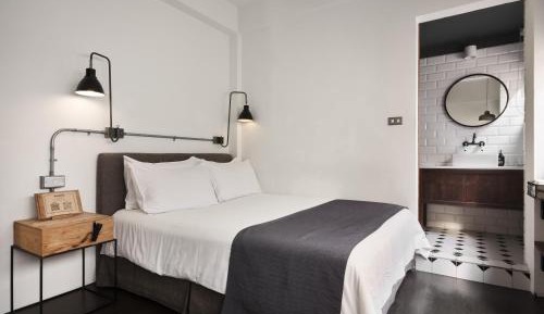 Apartment with Shower