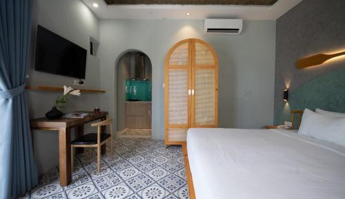 Studio with Balcony
