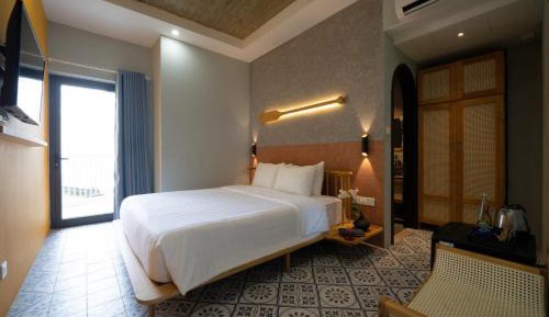 Deluxe Double Room with Balcony