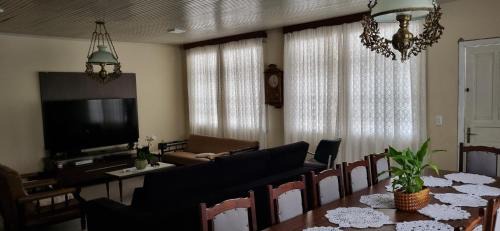 Economy Triple Room with Shared Bathroom
