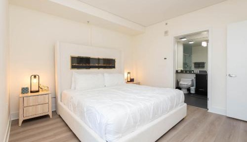 One-Bedroom Apartment with Balcony and Mountain View  