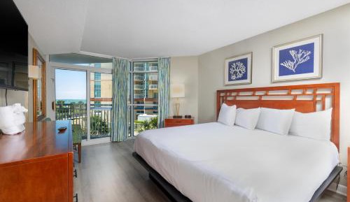 Three-Bedroom Apartment with Ocean View