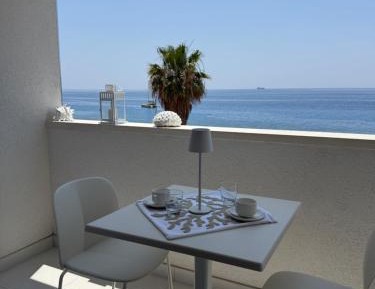 Deluxe Double Room with Balcony and Sea View