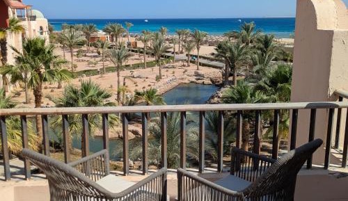 Two-Bedroom Apartment with Terrace and Sea View