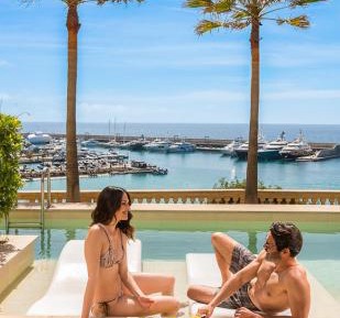 Superior Double Room Swim Up with Sea View