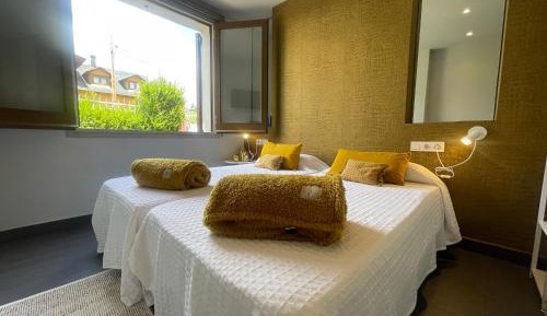 Twin Room with Private Bathroom