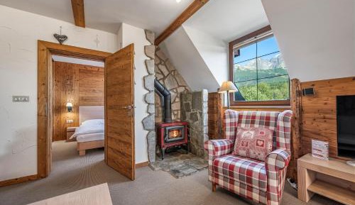 Two Bedroom Deluxe Apartment with Mountain View in Main Hotel Building