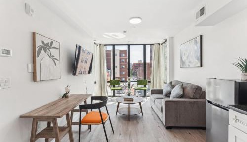 One-Bedroom Apartment with City View