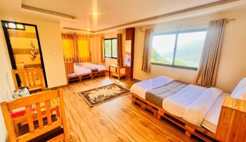 Deluxe Double or Twin Room with Mountain View
