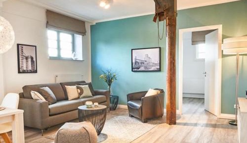 One-Bedroom Apartment with Balcony