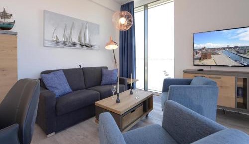 Two-Bedroom Apartment with Shower 