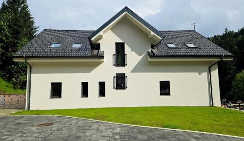 Two-Bedroom Deluxe Apartment