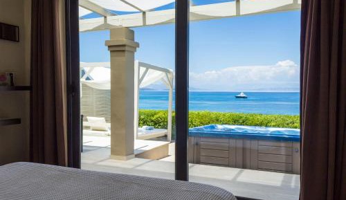 Suite with Sea View and Private Hot Tub