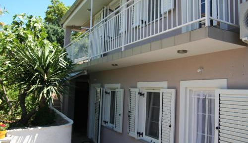 One-Bedroom Apartment with Patio
