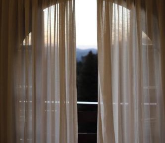 Apartment with Mountain View